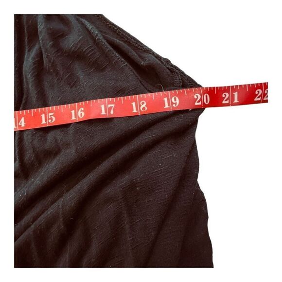 TwentyOne Sleeveless Light Weight Flyaway Cardigan Vest with Floral Cut out Back - Picture 8 of 8